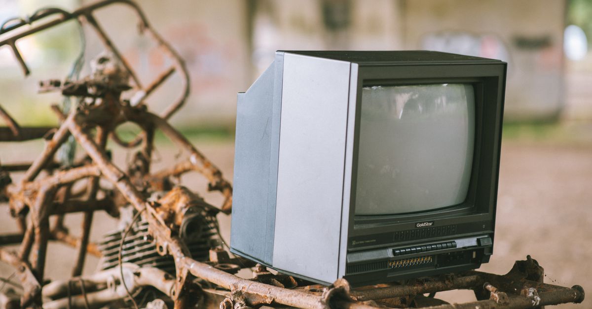 découvrez comment réparer un téléviseur cassé, astuces pour diagnostiquer les pannes courantes et conseils pour prolonger la durée de vie de votre tv.