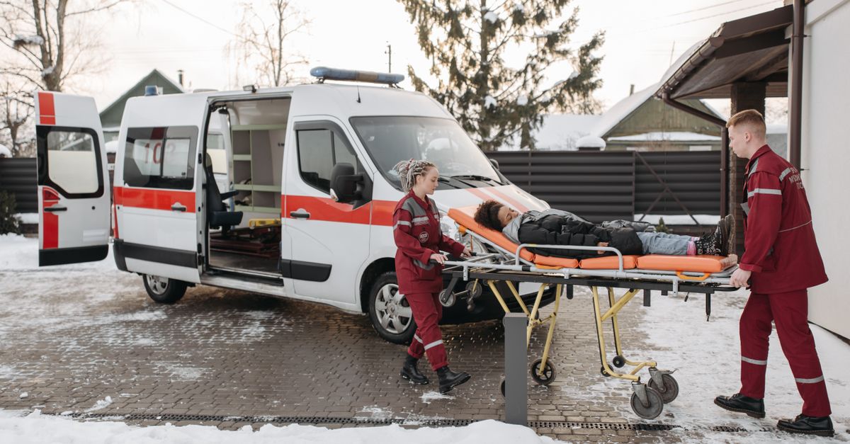 Accueil 15 découvrez le coût d’un transport en ambulance longue distance, les facteurs qui influencent le tarif et les éléments à comparer avant de demander un devis.